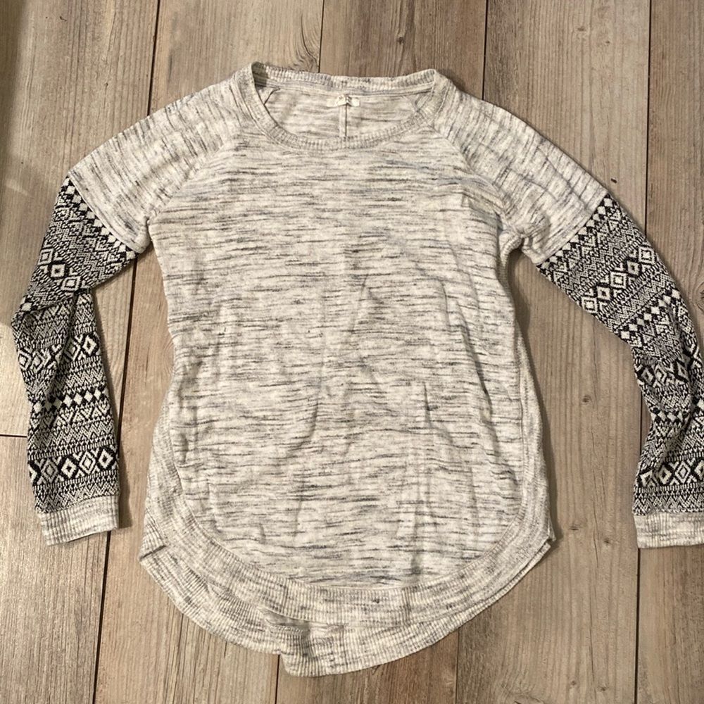 Maurice’s Medium Sweater Women’s